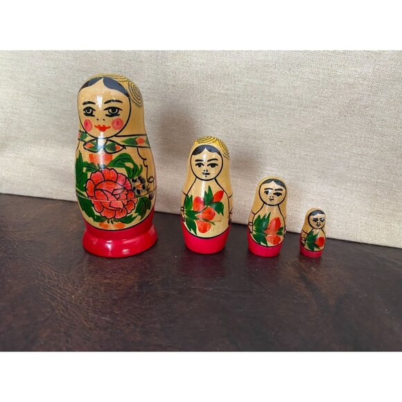 4 new Russian Nesting dolls Vintage from 1970s - Picture 1 of 4